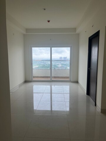 Room in 2 BHK Apartment at Honer Aquantis, Gopanpally – for Sale