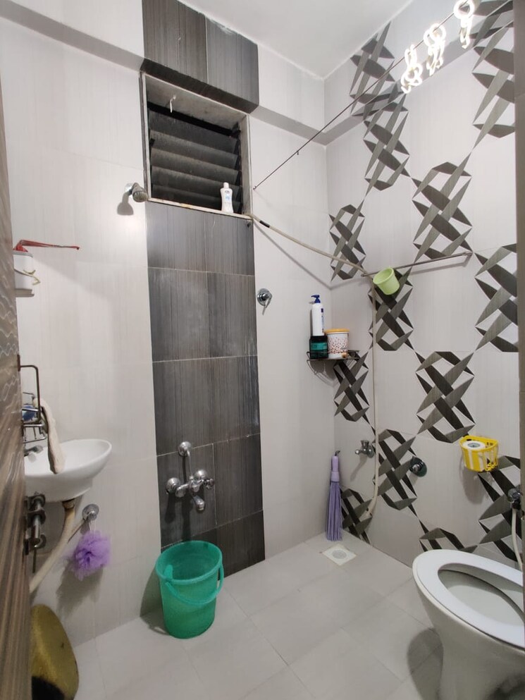 Bathroom, science city 3 Bedroom 1629 Sq.Ft. Apartment In Science City Ahmedabad 9021015