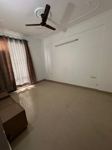 Living Room in 3 BHK Apartment at Pir Machalla – for Rent