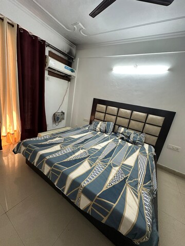 Bedroom in 3 BHK Apartment at Pir Machalla – for Rent
