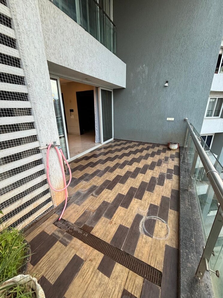 Balcony, park-grandeur 3 Bedroom 1500 Sq.Ft. Apartment In Baner Pune 9021107