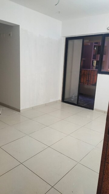Room in 3 BHK Apartment at Sun Atmosphere, Shela – for Rent