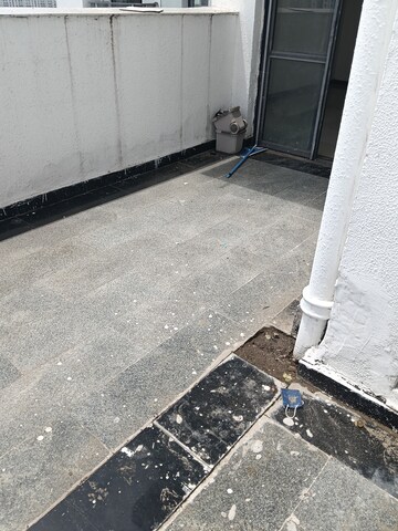Balcony in 5 BHK Apartment at Unitech Uniworld Gardens, Sector 47 – for Rent