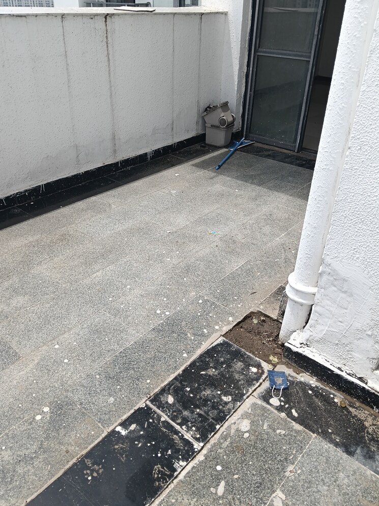 Balcony, unitech-uniworld-gardens 5 Bedroom 3416 Sq.Ft. Apartment In Sector 47 Gurgaon 9021118