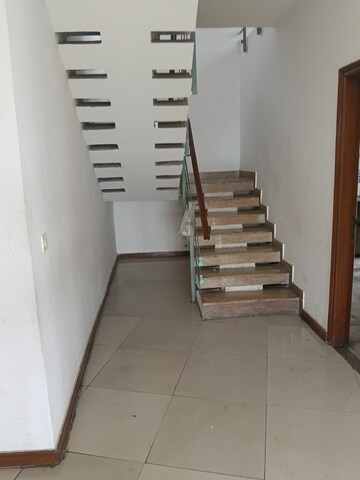 Staircase in 5 BHK Apartment at Unitech Uniworld Gardens, Sector 47 – for Rent