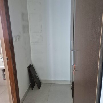 Bathroom in 2.5 BHK Apartment at Amanora Aspire Towerss, Amanora Park Town – for Rent