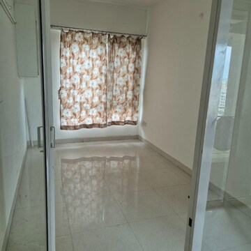 Bathroom in 2.5 BHK Apartment at Amanora Aspire Towerss, Amanora Park Town – for Rent