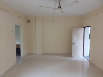Room in 2 BHK Apartment at Rasta Peth – for Rent