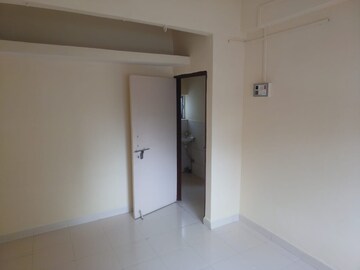 Room in 2 BHK Apartment at Rasta Peth – for Rent