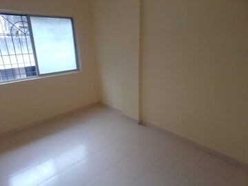 Room in 2 BHK Apartment at Rasta Peth – for Rent