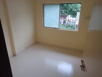 Room in 2 BHK Apartment at Rasta Peth – for Rent