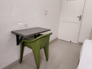 Team Area in 3 BHK Builder Floor at Ansal Florence Classic, South City 1 – for Rent
