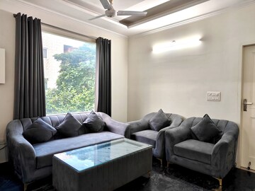 Bedroom in 3 BHK Builder Floor at Ansal Florence Classic, South City 1 – for Rent