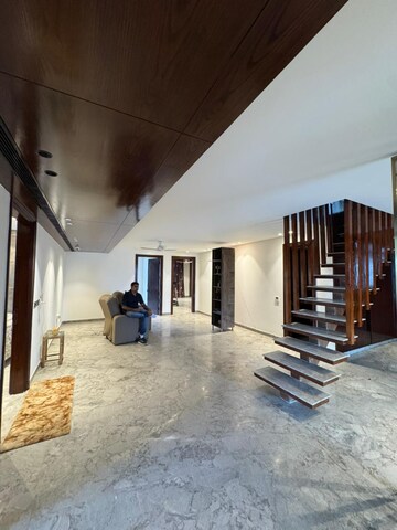 Parking in 3 BHK Apartment at DLF Park Place, Sector 54 – for Sale