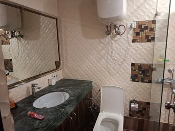Team Area in 3 BHK Apartment at DLF Park Place, Sector 54 – for Sale