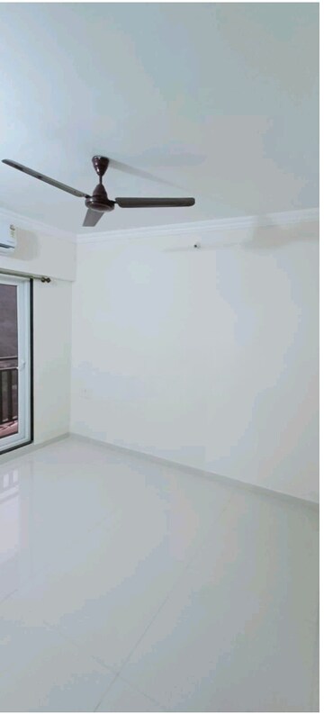 Room in 1 BHK Apartment at Raunak Bliss, Ghodbunder Road – for Rent