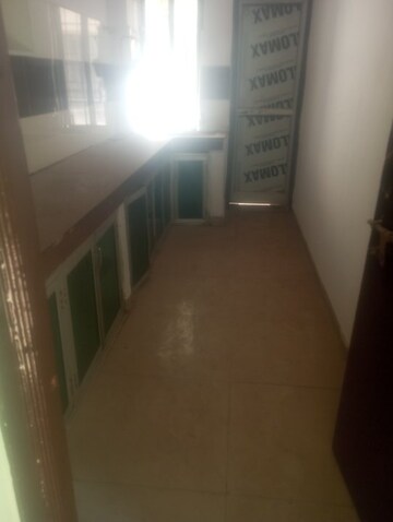 Room in 3 BHK Apartment at Argora Kathal More Road – for Rent