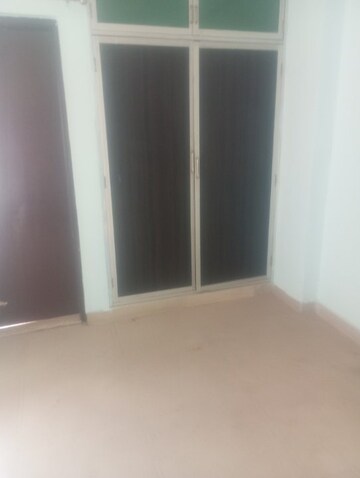 Room in 3 BHK Apartment at Argora Kathal More Road – for Rent