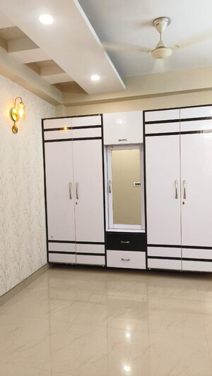 Room in 2 BHK Builder Floor at Shanti Plaza Vaishali, Vaishali Sector 4 – for Sale