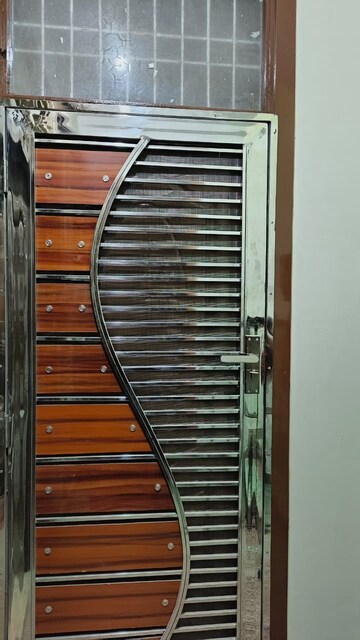 Staircase in 2 BHK Builder Floor at Shanti Plaza Vaishali, Vaishali Sector 4 – for Sale