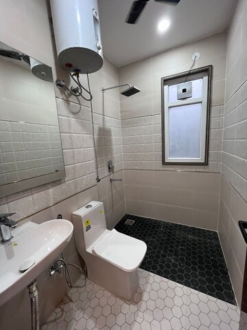 Bathroom in 2 BHK Builder Floor at Ardee City, Sector 52 – for Rent