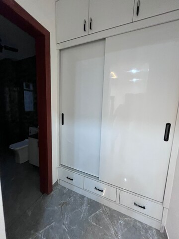 Room in 2 BHK Builder Floor at Ardee City, Sector 52 – for Rent