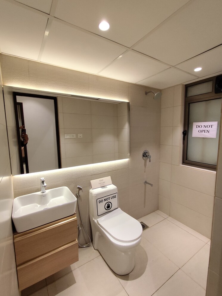 Bathroom, kalpataru-srishti-namaah 2 Bedroom 682 Sq.Ft. Apartment In Mira Road Thane 9021247