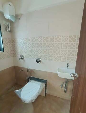 Bathroom in 1 BHK Apartment at Andheri West – for Rent