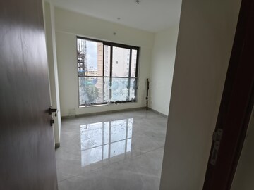Room in 3 BHK Apartment at Hubtown Seasons, Chembur – for Rent