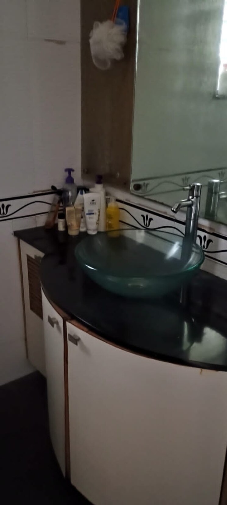 Bathroom, lake-pleasant 2 Bedroom 800 Sq.Ft. Apartment In Powai Mumbai 9021321