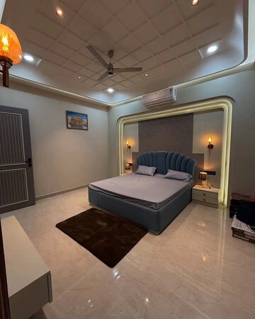 Team Area in 4 BHK Builder Floor at Vasant Vihar – for Sale