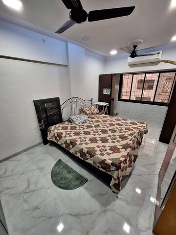 Bedroom in 2 BHK Apartment at Andheri West – for Rent