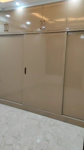 Room in 3 BHK Builder Floor at Mehrauli – for Sale