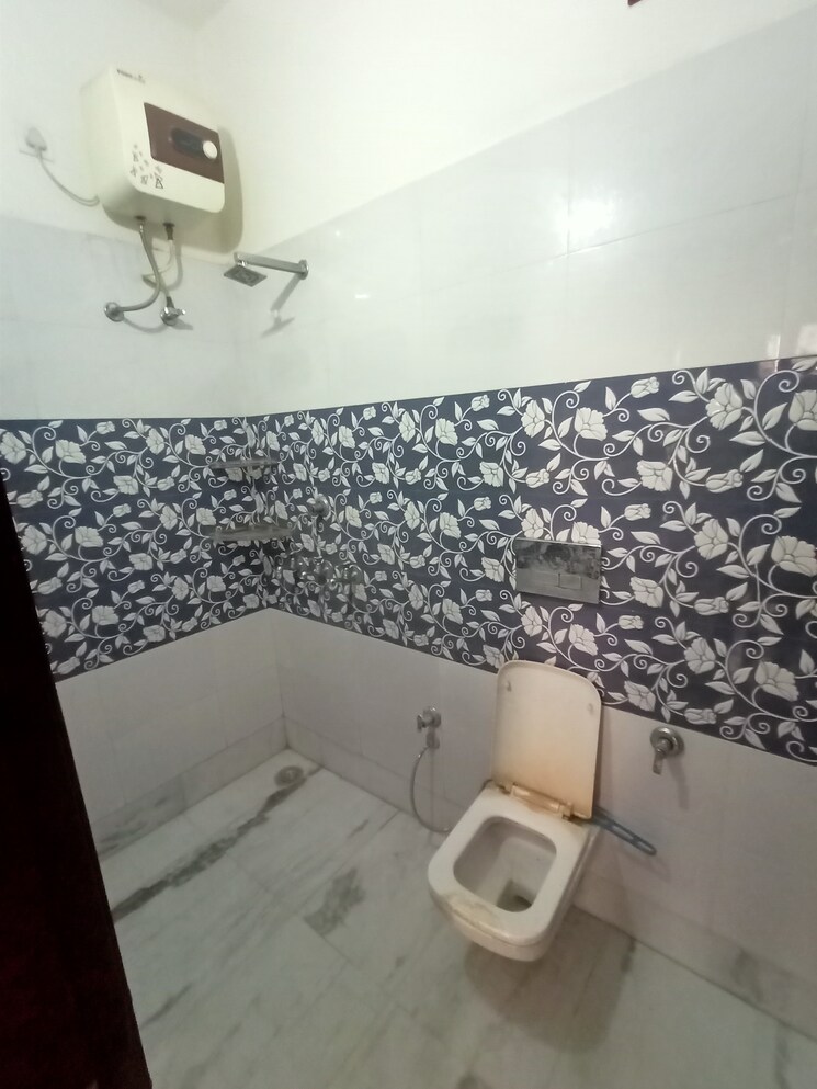 Bathroom, sector 17 2 Bedroom 1600 Sq.Ft. Independent House In Sector 17 Panchkula 9021330