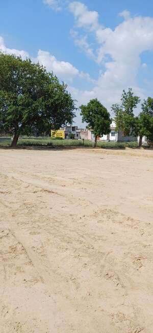  Plot For Sale in Dheeraj Nagar