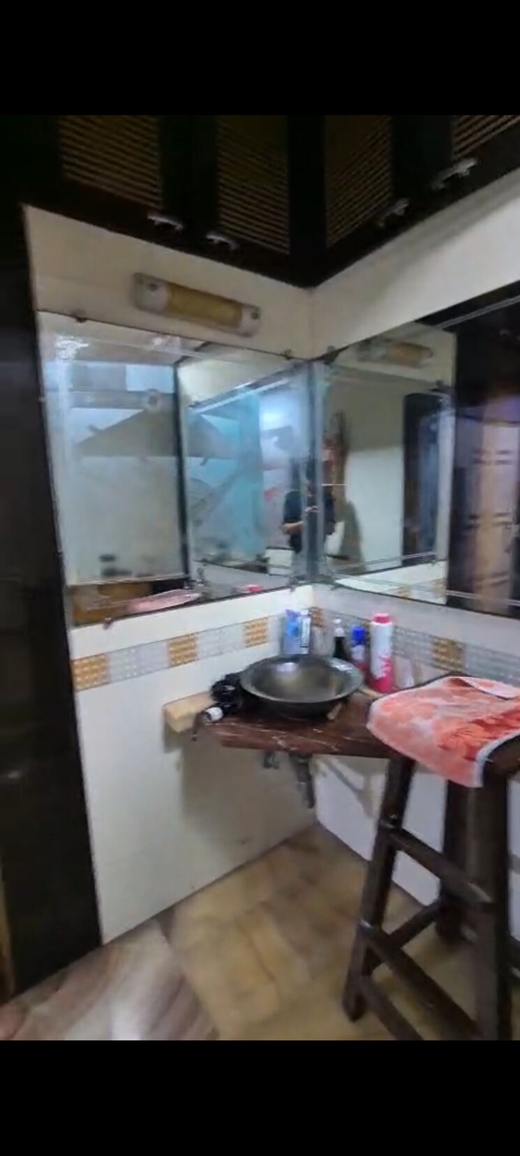 Kitchen, gujarati-society 2 Bedroom 750 Sq.Ft. Apartment In Vile Parle East Mumbai 9021389