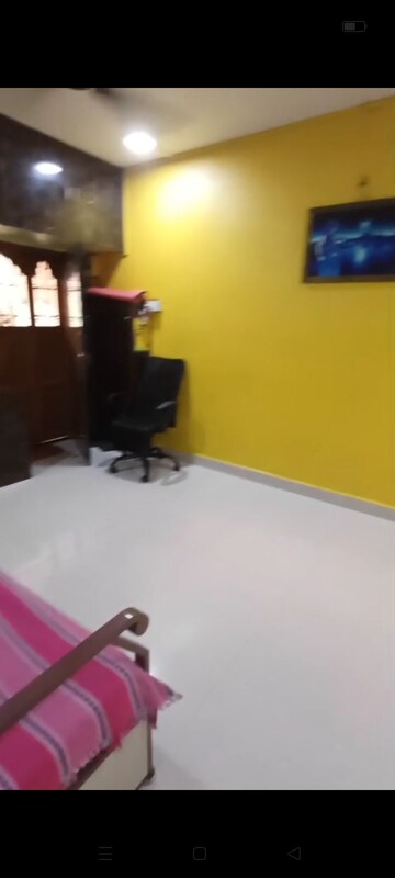 Furnished Amenities in 1 RK Apartment at Nagari Niwara CHS, Goregaon East – for Sale