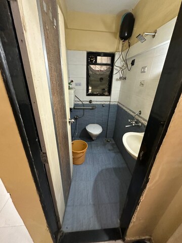 Bathroom in 1 BHK Apartment at Sector 20 – for Rent