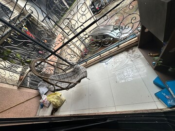 Balcony in 1 BHK Apartment at Sector 20 – for Rent