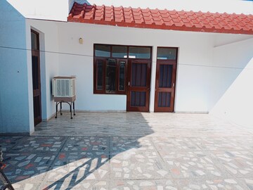 1 BHK Independent House – Exterior View View at Sector 11 - for Rent