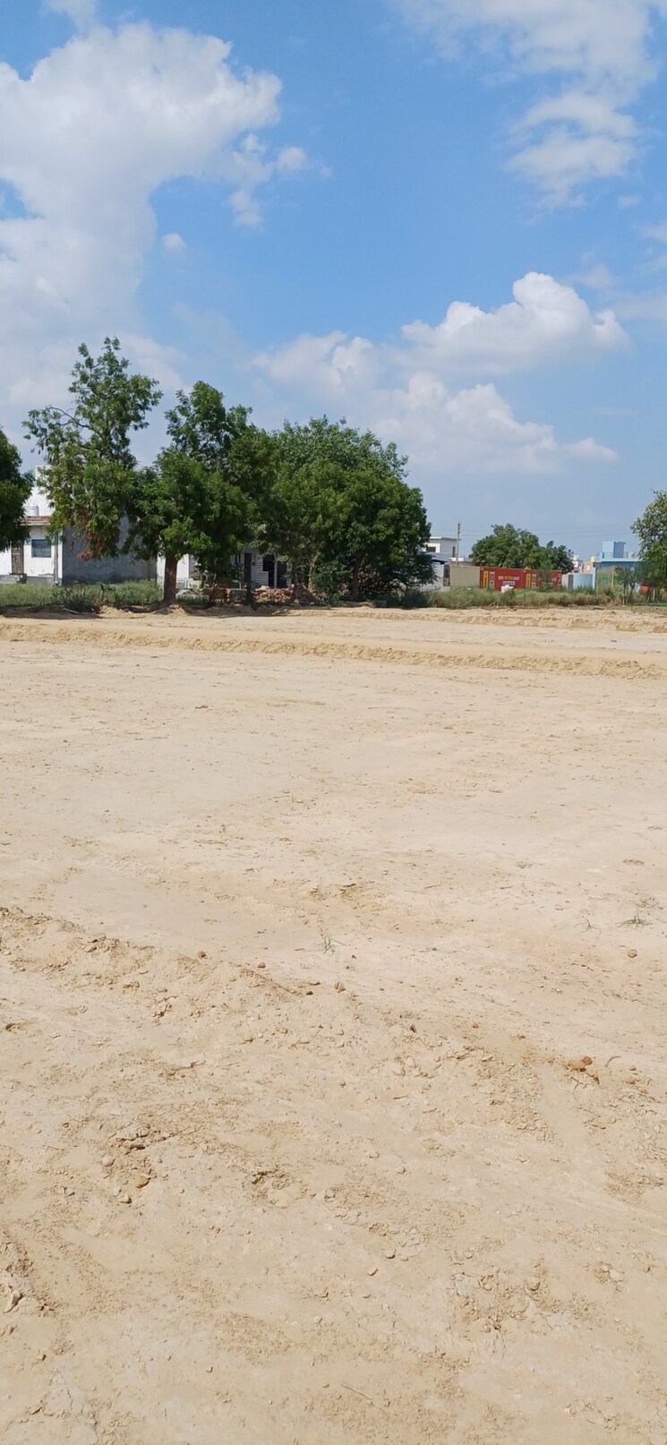 undefined, dheeraj nagar  76 Sq.Yd. Plot In Dheeraj Nagar Faridabad 9021399