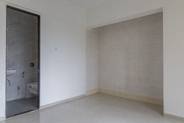 Room in 3 BHK Apartment at Gokhale Road – for Sale