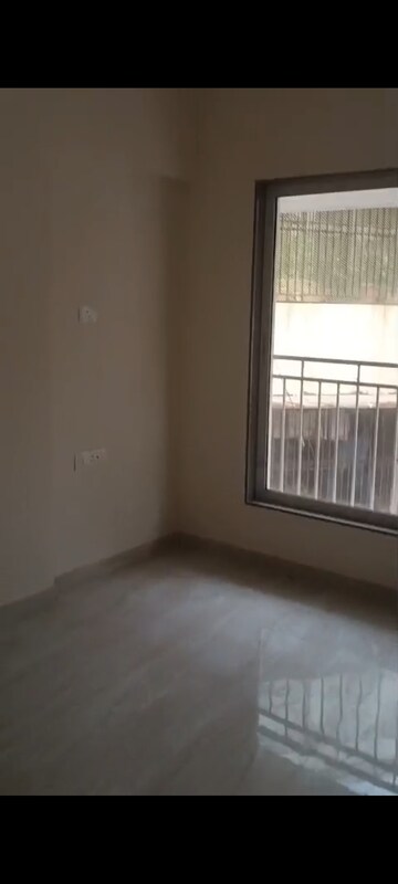 Room in 1 BHK Apartment at Shah Touchwood, Vile Parle East – for Rent
