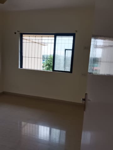 Room in 1 BHK Apartment at Mahavir Kalpavruksha, Ghodbunder Road – for Sale