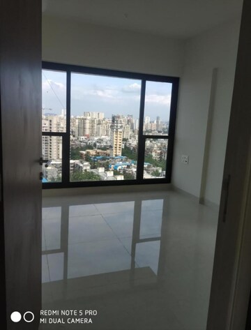 Room in 2 BHK Apartment at Kanakia Hollywood, Versova – for Rent