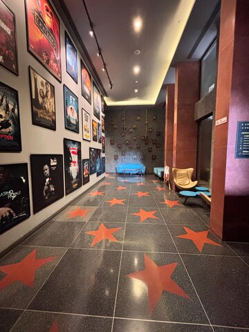 2 BHK Apartment For Rent in Kanakia Hollywood, Versova