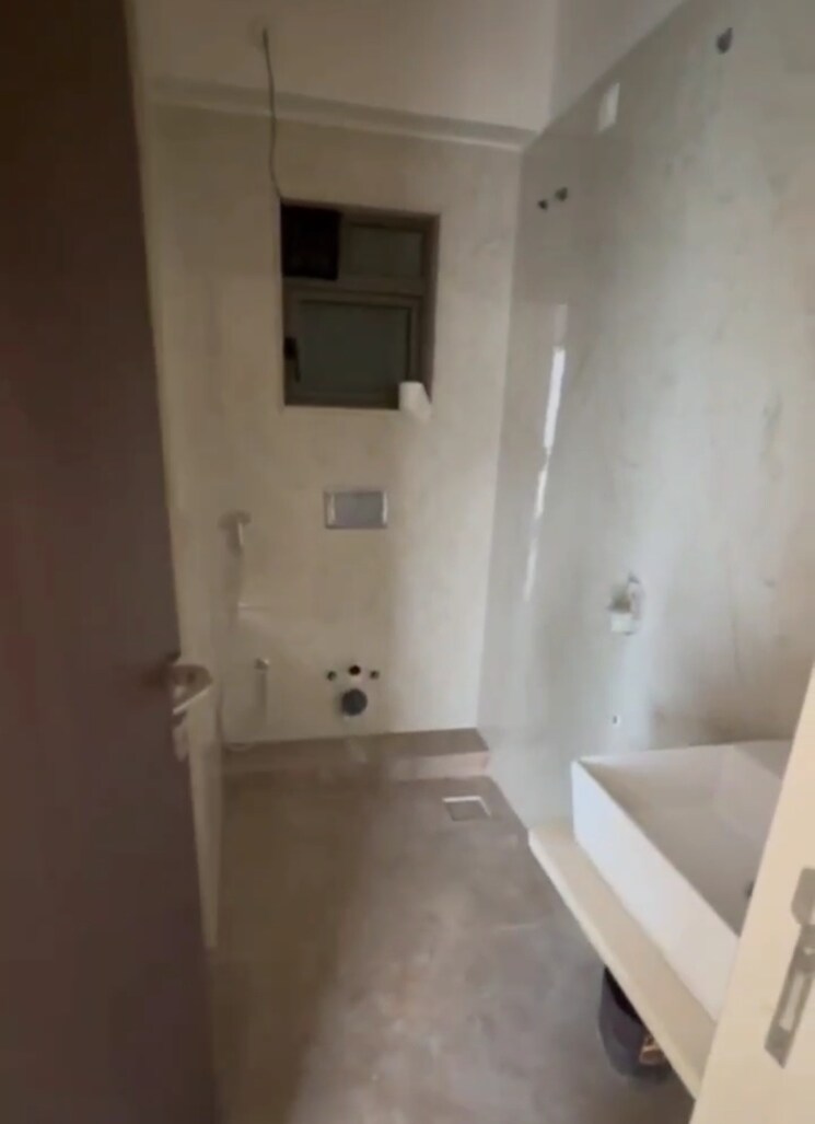 Bathroom, khar west 2 Bedroom 825 Sq.Ft. Apartment In Khar West Mumbai 9021456