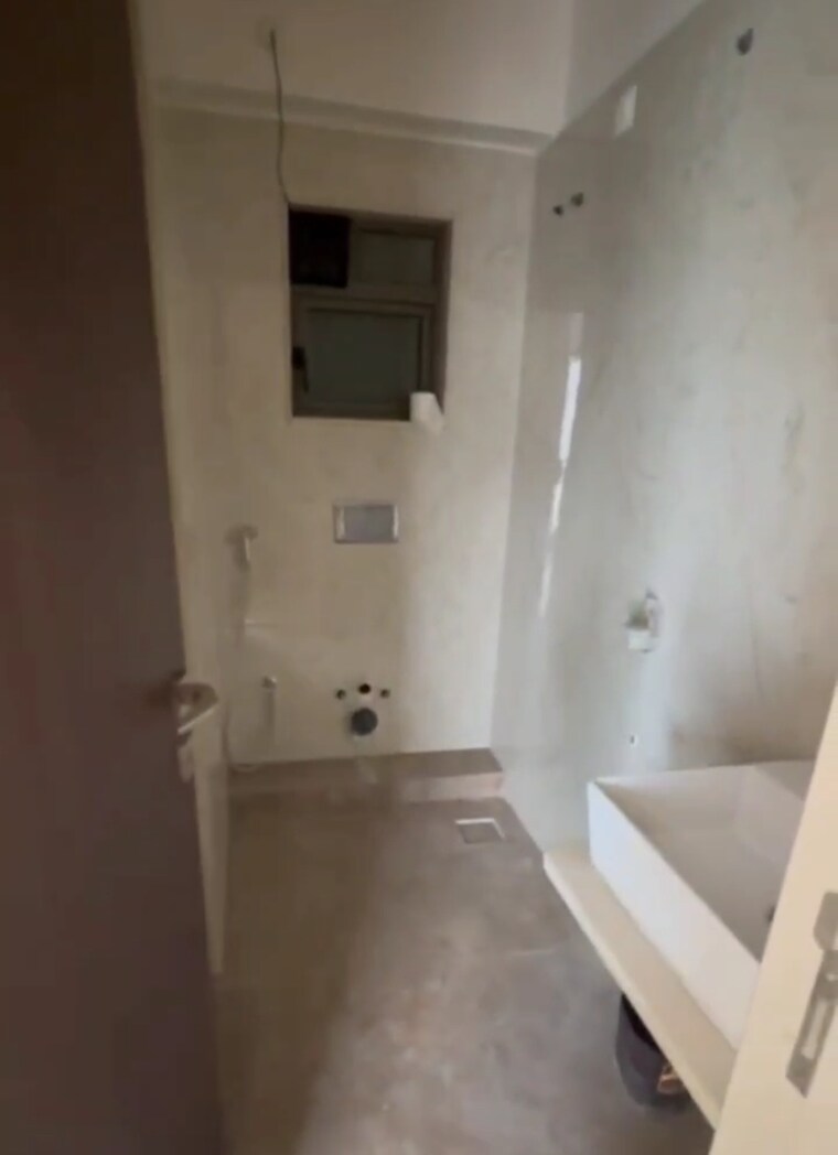 Bathroom, khar west 2 Bedroom 825 Sq.Ft. Apartment In Khar West Mumbai 9021456