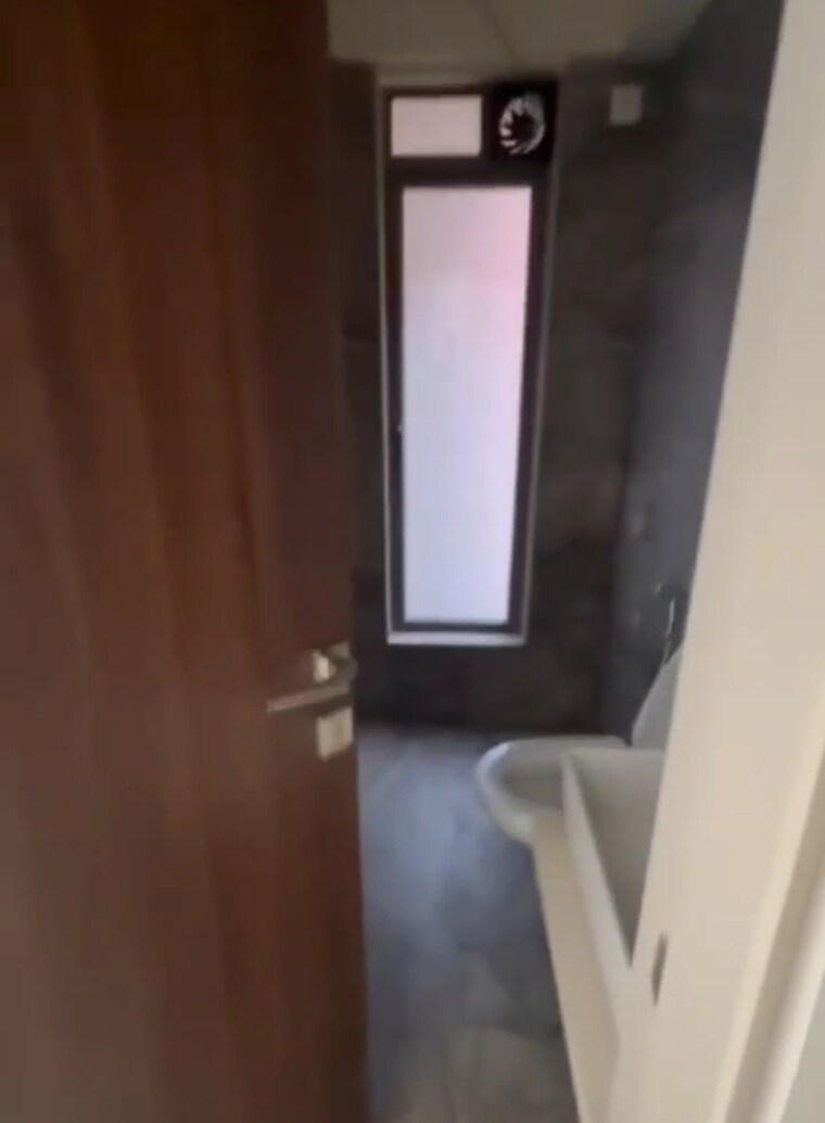 Attached Bathroom, khar west 2 Bedroom 825 Sq.Ft. Apartment In Khar West Mumbai 9021456