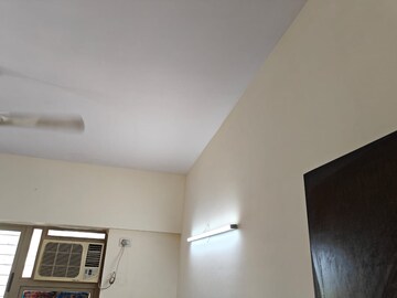 Furnished Amenities in 2 BHK Apartment at Lodha Splendora, Ghodbunder Road – for Rent